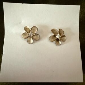 Dainty Silver Flower Stud Earrings